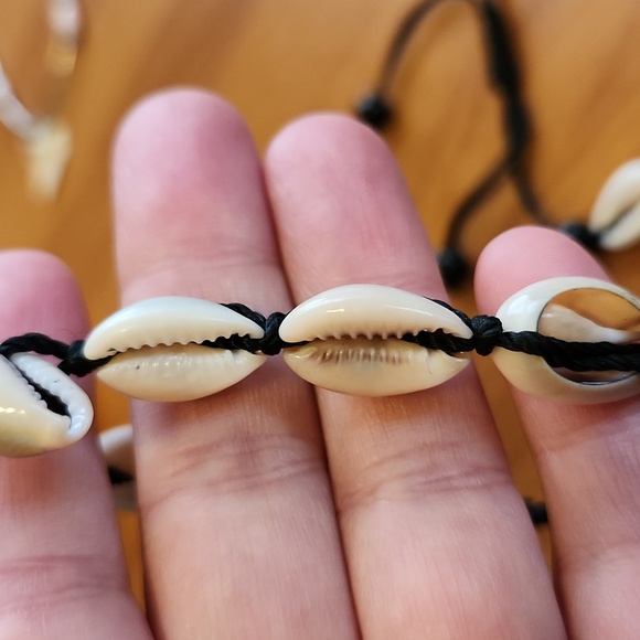 Shell bracelets - Picture 2 of 3